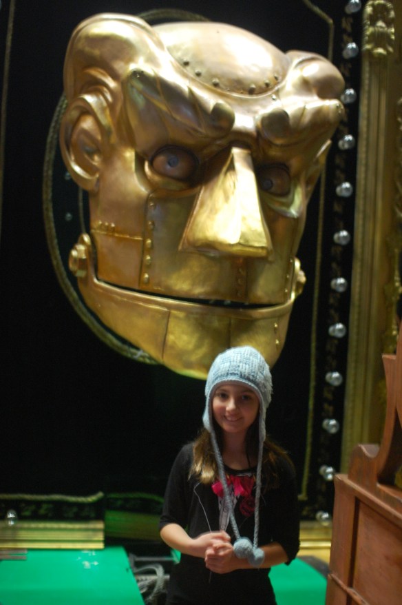 Henna backstage with the Wizard